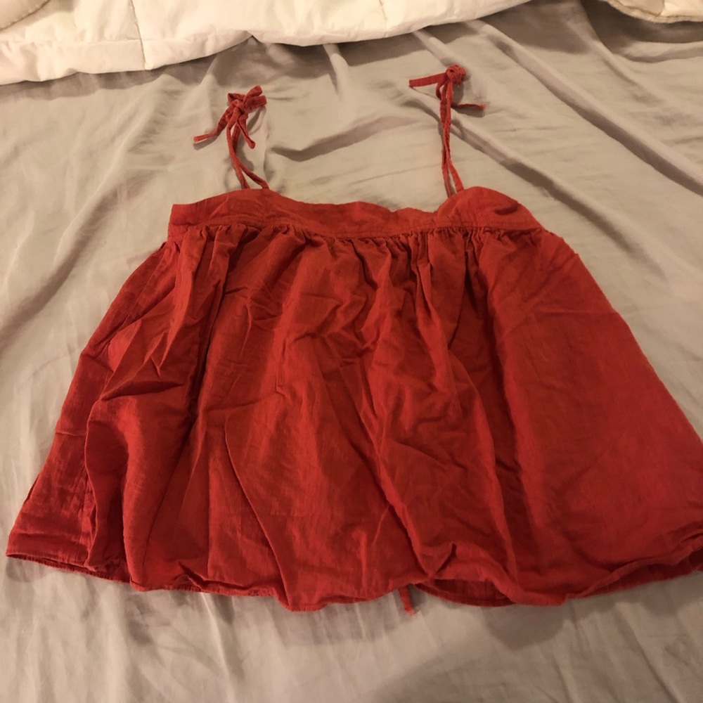 Red top - Picture 2 of 6